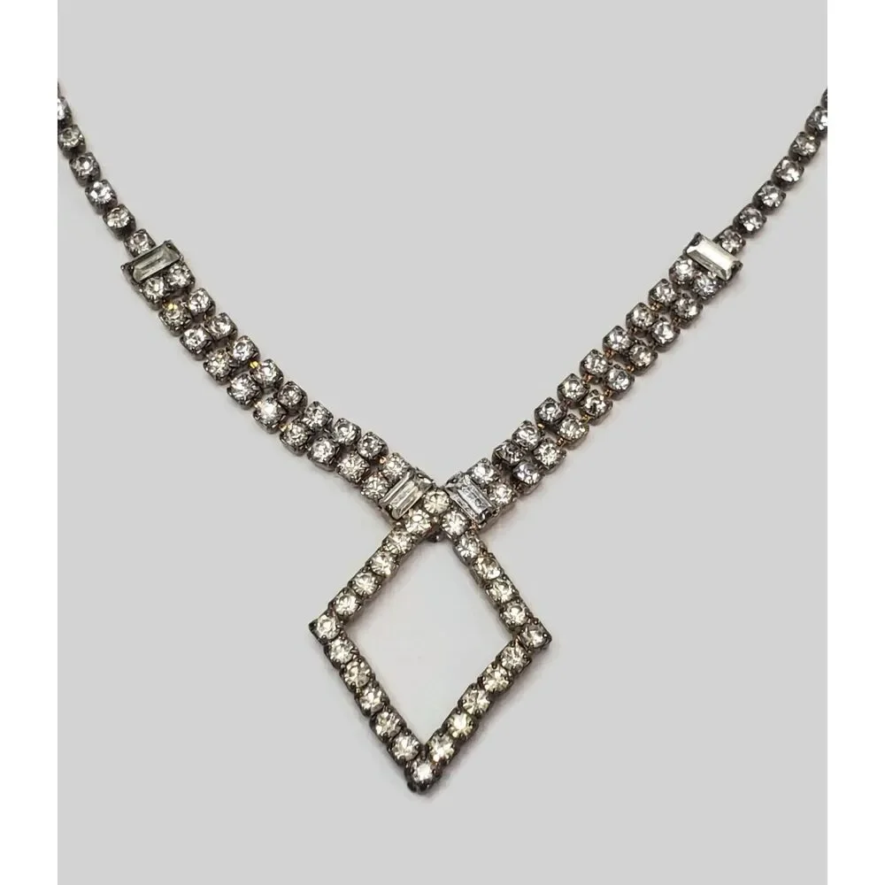 Vintage Rhinestone Diamond Shaped Necklace 18
